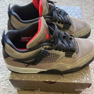 Air Jordan 4 Retro